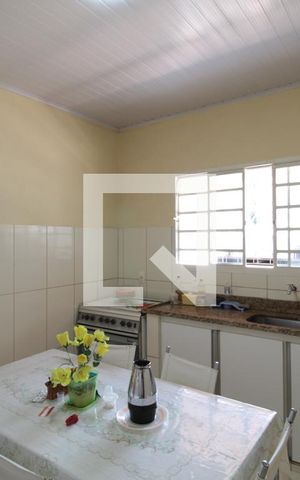 Casa à venda com 60m², 2 quartos e 2 vagasCozinha