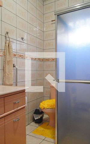 Casa à venda com 249m², 3 quartos e 2 vagasBanheiro da Suíte