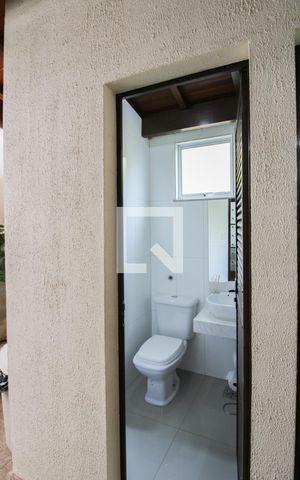 Casa à venda com 450m², 5 quartos e 6 vagas Casa à venda com 450m², 5 quartos e 6 vagasEspaço Gourmet - Banheiro 2