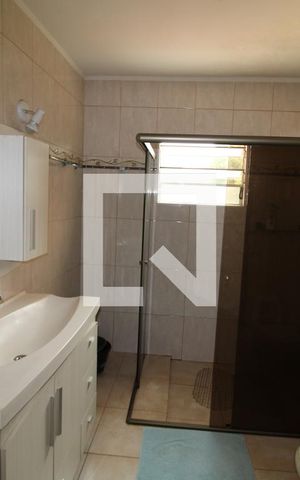 Casa à venda com 130m², 3 quartos e 2 vagasBanheiro 1