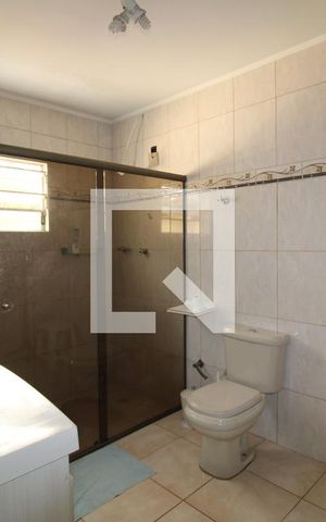 Casa à venda com 130m², 3 quartos e 2 vagasBanheiro 1