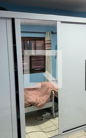 Casa à venda com 200m², 3 quartos e 4 vagas Casa à venda com 200m², 3 quartos e 4 vagasQuarto
