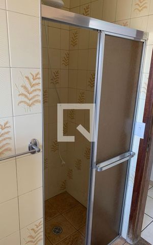 Casa à venda com 200m², 3 quartos e 4 vagas Casa à venda com 200m², 3 quartos e 4 vagasBanheiro