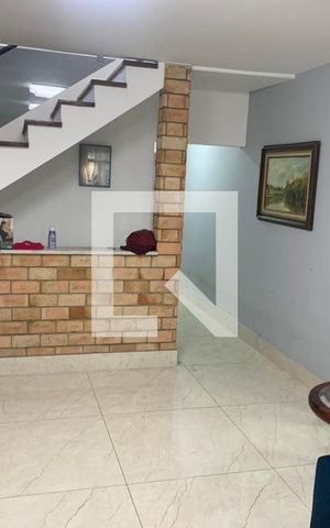 Casa à venda com 200m², 3 quartos e 4 vagas Casa à venda com 200m², 3 quartos e 4 vagasSala