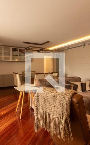 Apartamento para alugar com 160m², 4 quartos e 2 vagas Apartamento para alugar com 160m², 4 quartos e 2 vagasSala