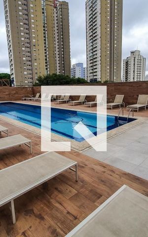 Apartamento à venda com 220m², 2 quartos e 2 vagas Apartamento à venda com 220m², 2 quartos e 2 vagasPiscina
