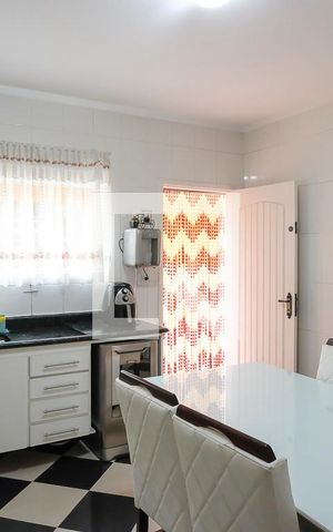 Casa à venda com 180m², 2 quartos e 2 vagasCozinha