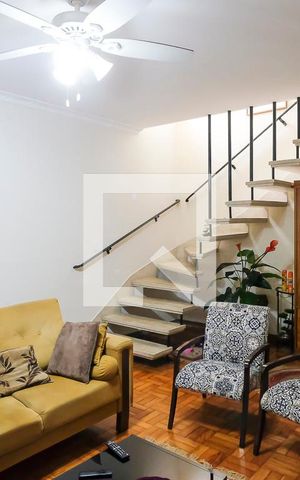 Casa à venda com 180m², 2 quartos e 2 vagasSala