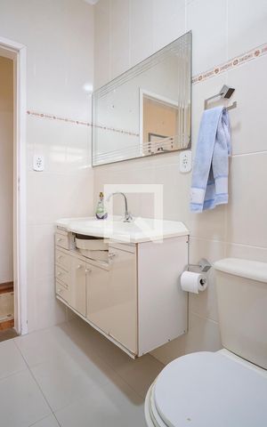 Casa à venda com 180m², 2 quartos e 2 vagasBanheiro
