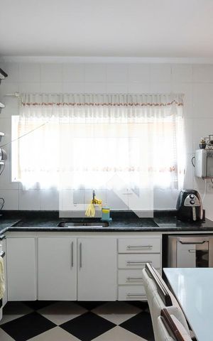 Casa à venda com 180m², 2 quartos e 2 vagasCozinha