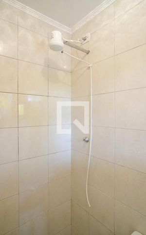 Casa à venda com 180m², 2 quartos e 2 vagasBanheiro área de serviço