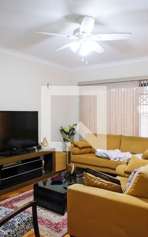 Casa à venda com 180m², 2 quartos e 2 vagasSala