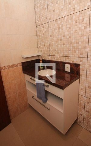 Casa à venda com 140m², 4 quartos e 2 vagas Casa à venda com 140m², 4 quartos e 2 vagasLavabo