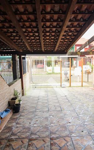 Casa à venda com 140m², 4 quartos e 2 vagas Casa à venda com 140m², 4 quartos e 2 vagasVista da Sala
