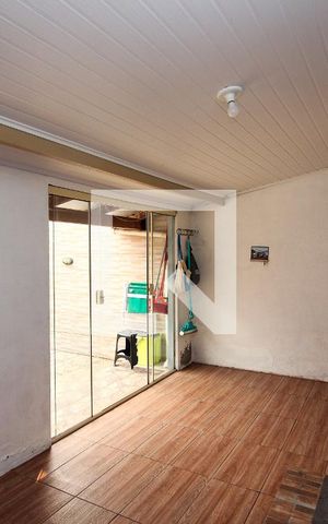 Casa à venda com 140m², 4 quartos e 2 vagas Casa à venda com 140m², 4 quartos e 2 vagasÁrea de Serviço