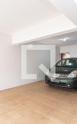 Casa à venda com 250m², 3 quartos e 4 vagas Casa à venda com 250m², 3 quartos e 4 vagasGaragem