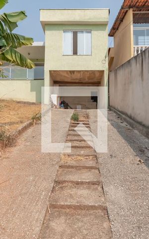 Casa à venda com 131m², 2 quartos e 3 vagas Casa à venda com 131m², 2 quartos e 3 vagasEntrada