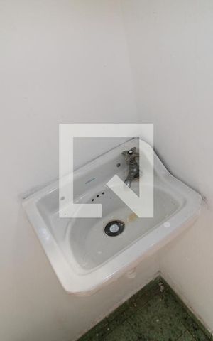 Casa à venda com 110m², 3 quartos e 1 vagaCasa 2 - Área de Serviço - Banheiro