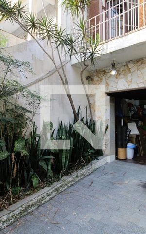 Casa à venda com 200m², 3 quartos e 3 vagasGaragem