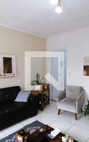 Casa à venda com 200m², 3 quartos e 3 vagasSala