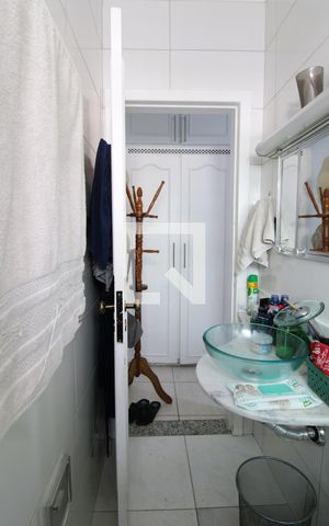 Casa à venda com 200m², 3 quartos e 3 vagasBanheiro da Suíte