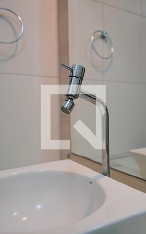 Casa à venda com 218m², 3 quartos e 2 vagasBanheiro Corredor - Torneira
