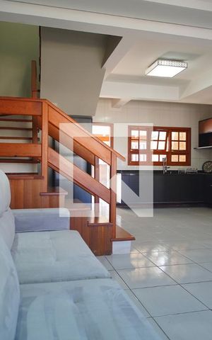 Casa à venda com 218m², 3 quartos e 2 vagasSala