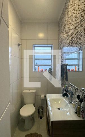 Casa à venda com 130m², 3 quartos e 2 vagasBanheiro