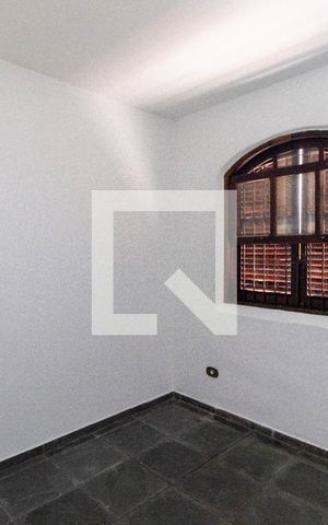 Casa à venda com 250m², 5 quartos e 4 vagas Casa à venda com 250m², 5 quartos e 4 vagasQuarto 1