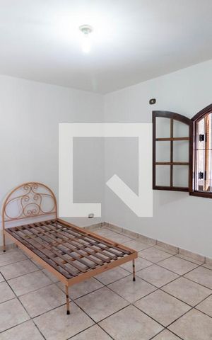 Casa à venda com 250m², 5 quartos e 4 vagas Casa à venda com 250m², 5 quartos e 4 vagasQuarto 2