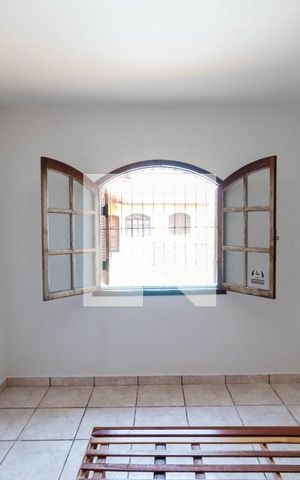 Casa à venda com 250m², 5 quartos e 4 vagas Casa à venda com 250m², 5 quartos e 4 vagasQuarto 3