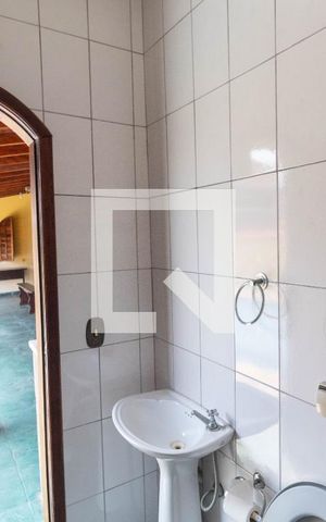 Casa à venda com 250m², 5 quartos e 4 vagas Casa à venda com 250m², 5 quartos e 4 vagasBanheiro 4