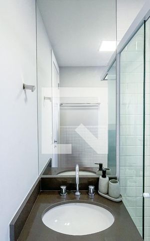 Studio à venda com 31m², 1 quarto e 1 vaga Studio à venda com 31m², 1 quarto e 1 vagaBanheiro