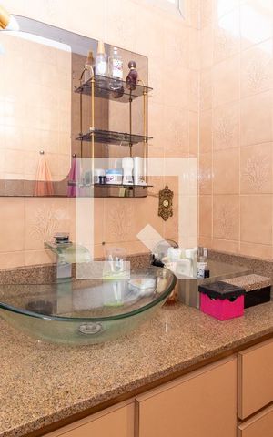 Casa para alugar com 400m², 3 quartos e 4 vagasBanheiro da Suíte