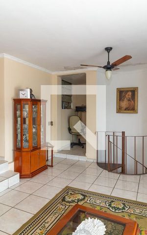 Casa para alugar com 400m², 3 quartos e 4 vagasSala