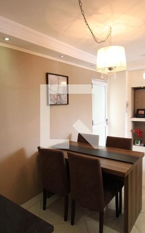 Apartamento à venda com 60m², 2 quartos e 1 vagaSala / Cozinha