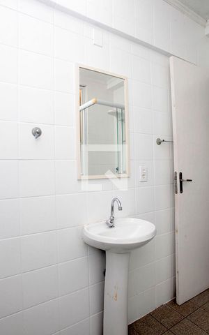 Apartamento para alugar com 62m², 2 quartos e sem vagaBanheiro