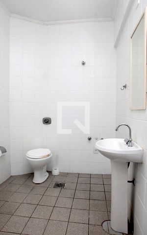 Apartamento para alugar com 62m², 2 quartos e sem vagaBanheiro