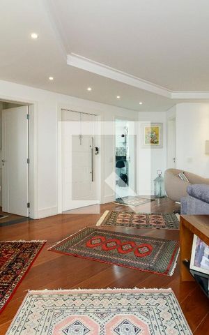 Apartamento à venda com 169m², 3 quartos e 3 vagas Apartamento à venda com 169m², 3 quartos e 3 vagasSala