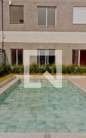 Apartamento para alugar com 37m², 2 quartos e sem vaga Apartamento para alugar com 37m², 2 quartos e sem vagaÁrea comum - Piscina