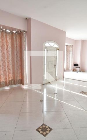 Casa para alugar com 500m², 6 quartos e 8 vagasSala