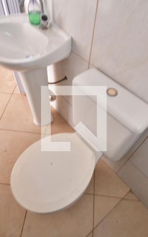Casa para alugar com 500m², 6 quartos e 8 vagasEdícula - Banheiro