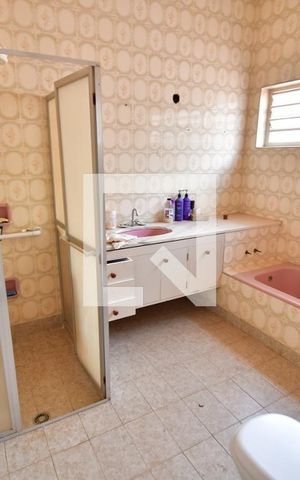 Casa para alugar com 500m², 6 quartos e 8 vagasBanheiro 1 - Suíte