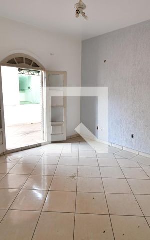 Casa para alugar com 500m², 6 quartos e 8 vagasQuarto 3 - Suíte
