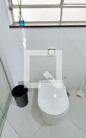 Casa para alugar com 500m², 6 quartos e 8 vagasBanheiro 2