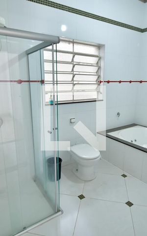 Casa para alugar com 500m², 6 quartos e 8 vagasBanheiro 2