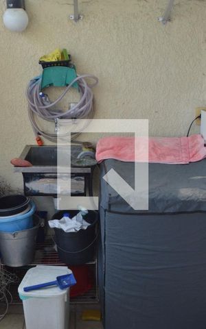 Apartamento à venda com 180m², 4 quartos e 2 vagas Apartamento à venda com 180m², 4 quartos e 2 vagasÁrea de Serviço 2