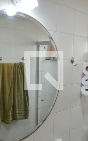 Apartamento à venda com 180m², 4 quartos e 2 vagas Apartamento à venda com 180m², 4 quartos e 2 vagasBanheiro da Suíte 2