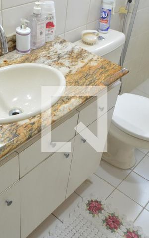 Apartamento à venda com 180m², 4 quartos e 2 vagas Apartamento à venda com 180m², 4 quartos e 2 vagasBanheiro da Suíte 2