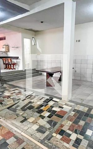 Casa à venda com 400m², 5 quartos e 5 vagas Casa à venda com 400m², 5 quartos e 5 vagasBanheiro 1